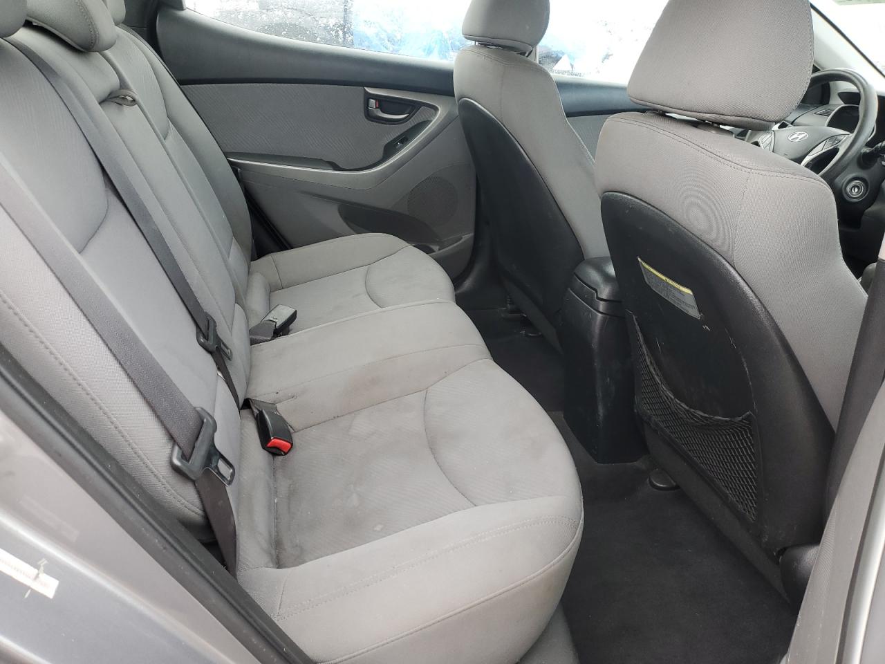 2013 Hyundai Elantra - Image 10