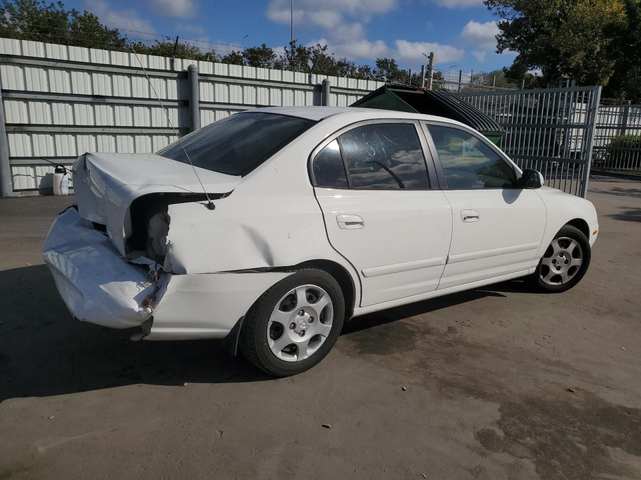 2002 Hyundai Elantra - Image 3