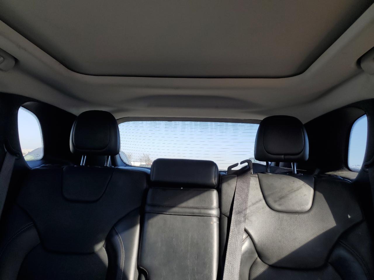 2019 Jeep Grand Cherokee - Image 10