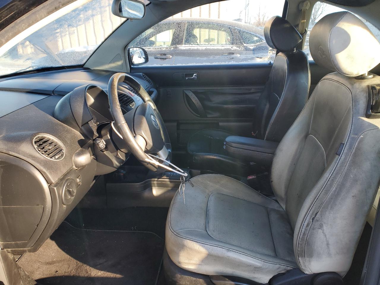2008 Volkswagen Beetle - Image 7