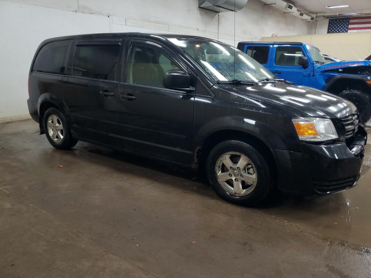 2010 Dodge Caravan - Image 4