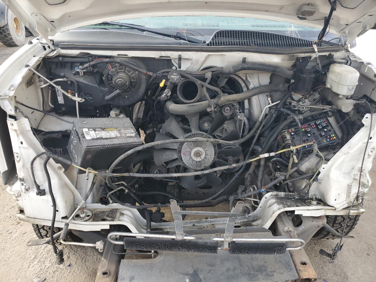 2014 Chevrolet Express - Image 12