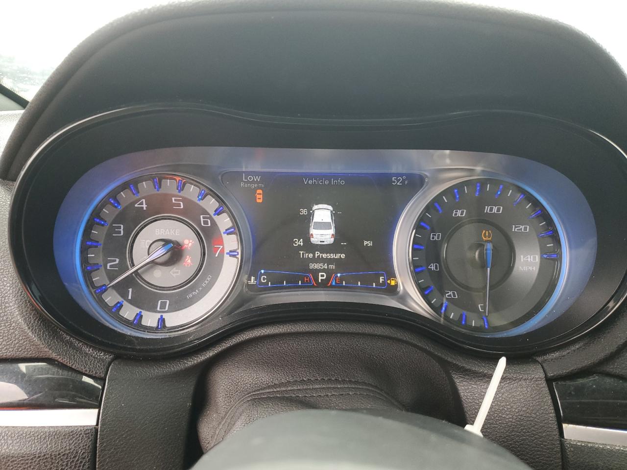 2018 Chrysler 300 - Image 9