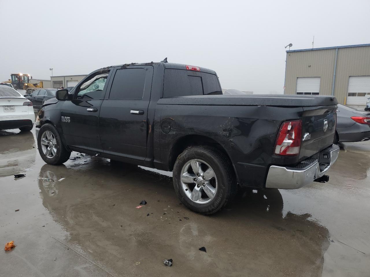 2016 RAM 1500 - Image 2