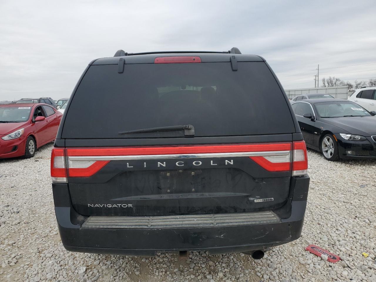 2015 Lincoln Navigator - Image 6