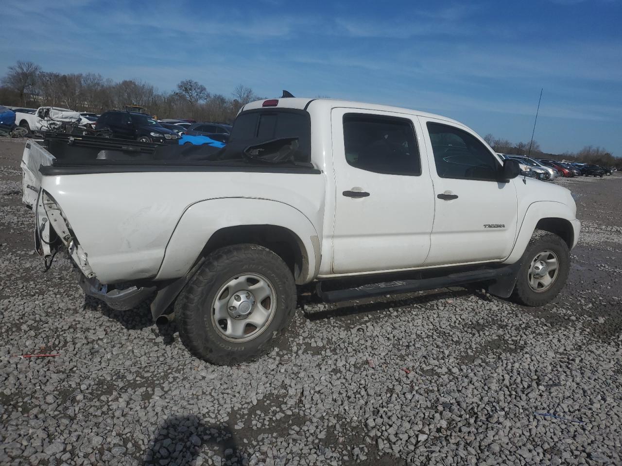 2015 Toyota Tacoma - Image 3