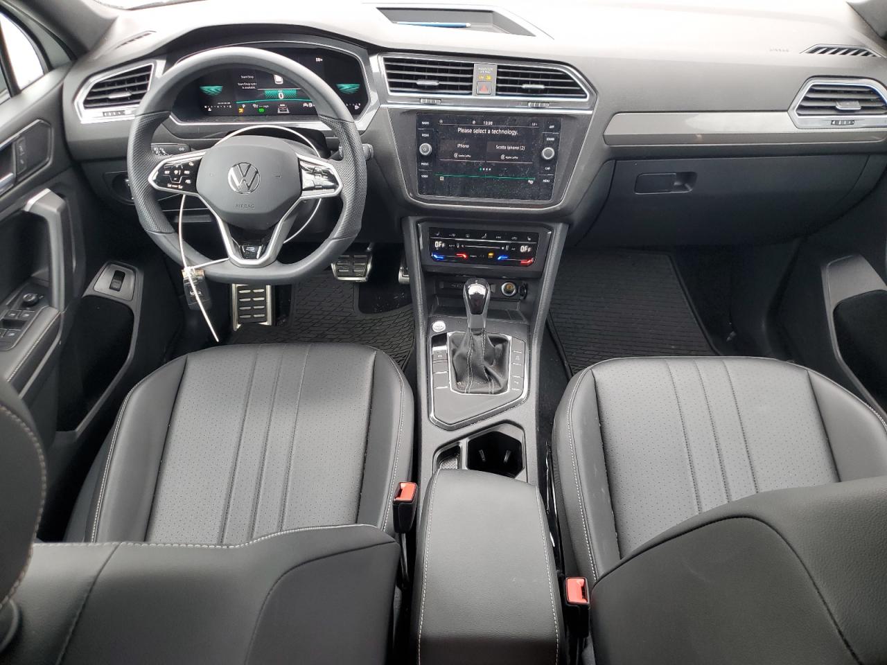 2024 Volkswagen Tiguan - Image 8