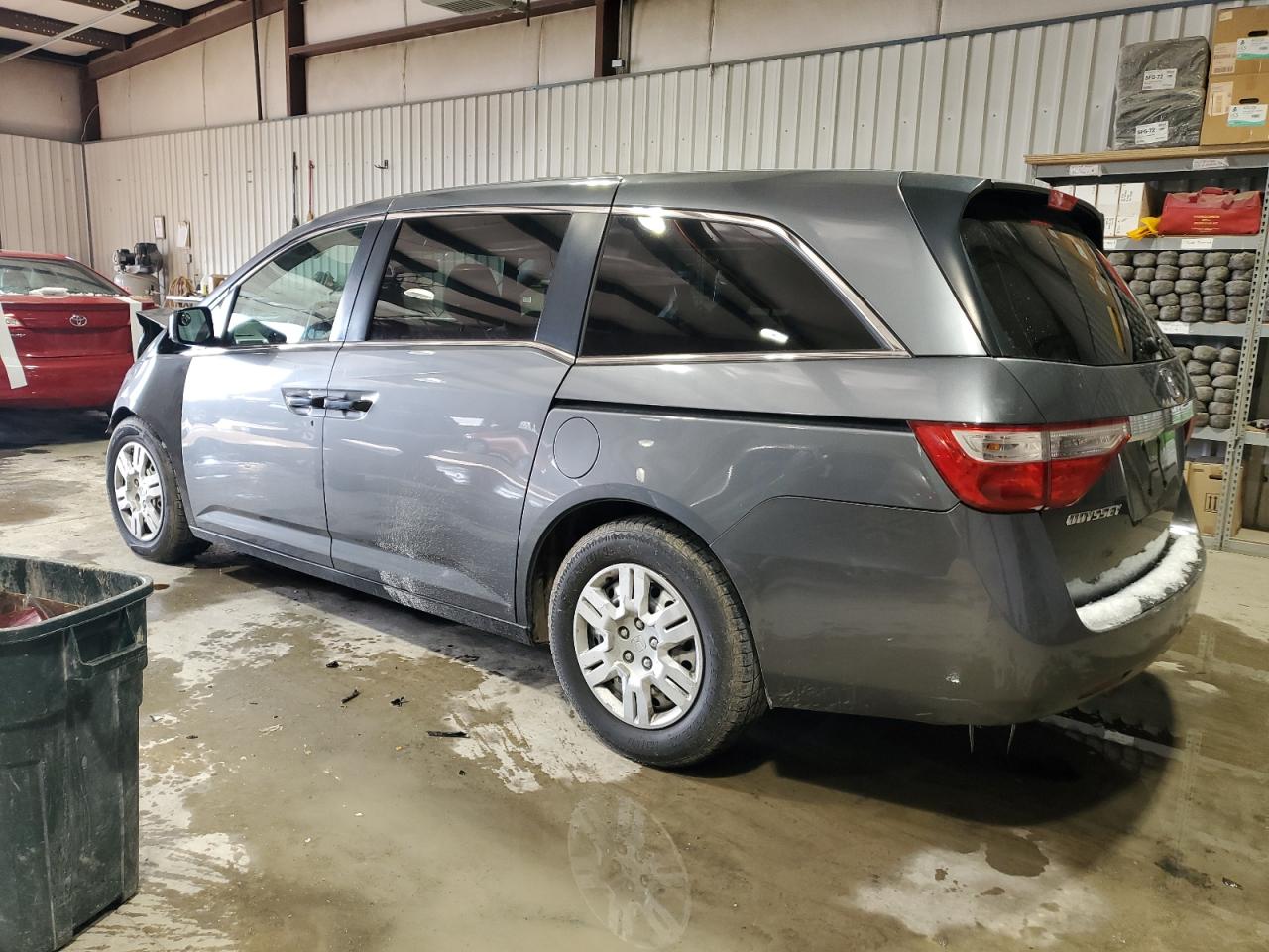 2012 Honda Odyssey - Image 2