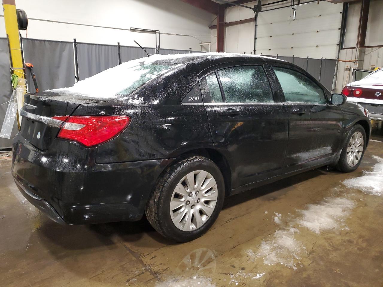 2013 Chrysler 200 - Image 3