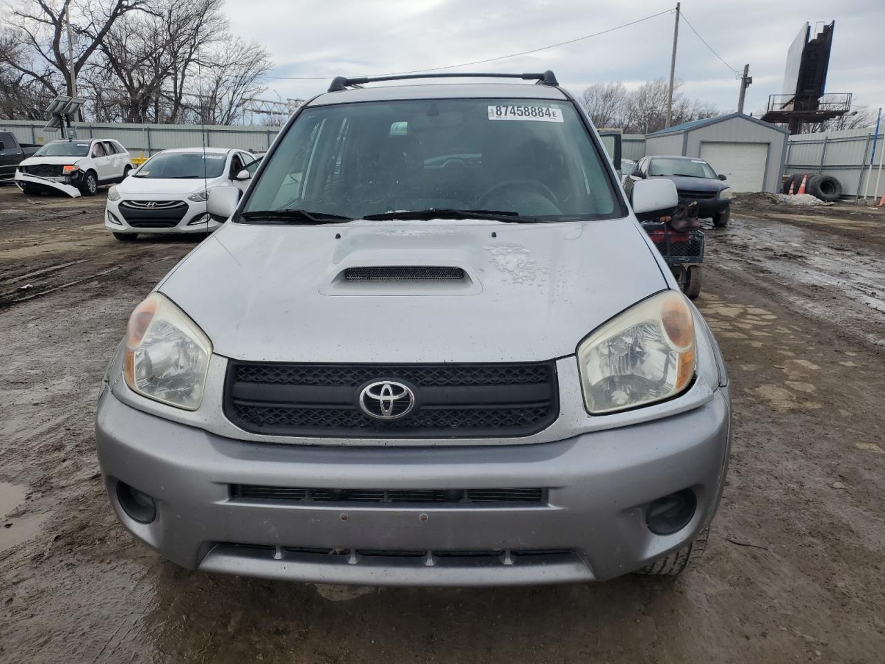 2004 Toyota RAV 4 - Image 5