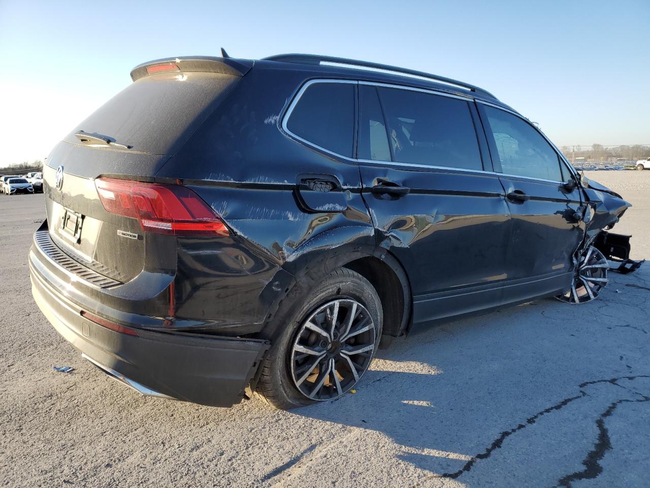 2019 Volkswagen Tiguan - Image 3