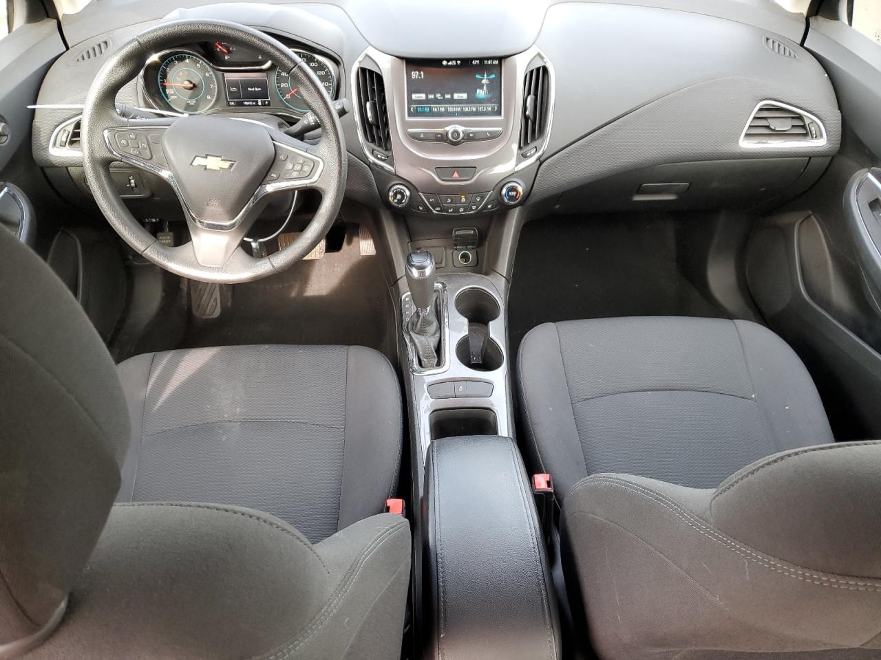 2018 Chevrolet Cruze - Image 8