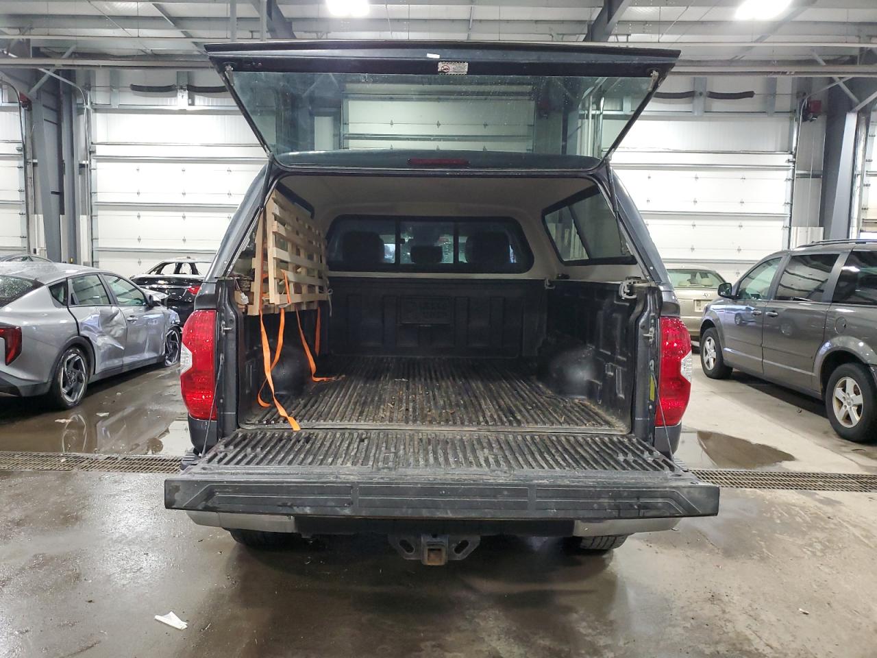 2018 Toyota Tundra - Image 6