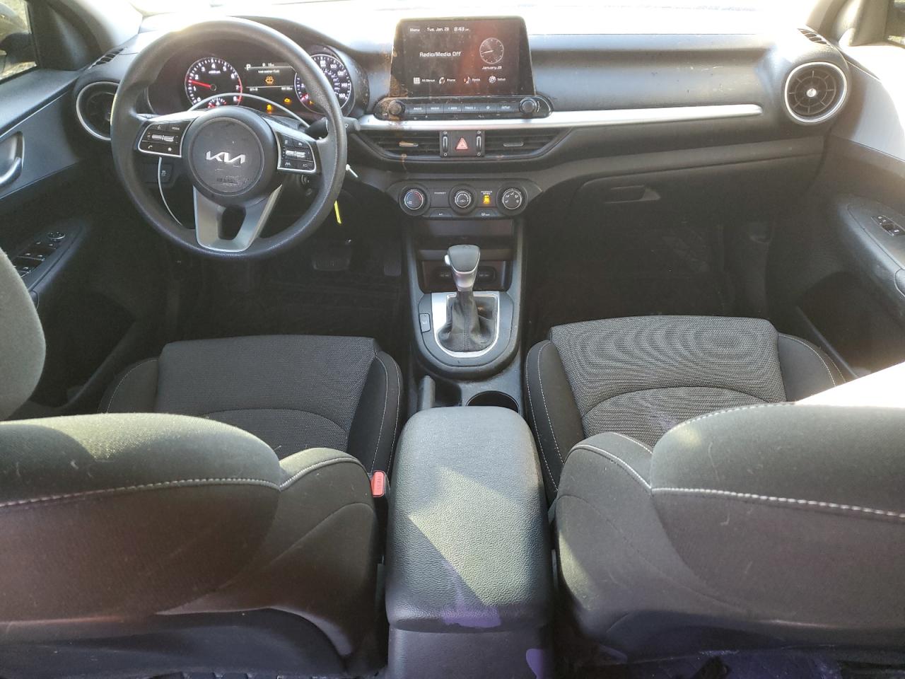 2023 Kia Forte - Image 8