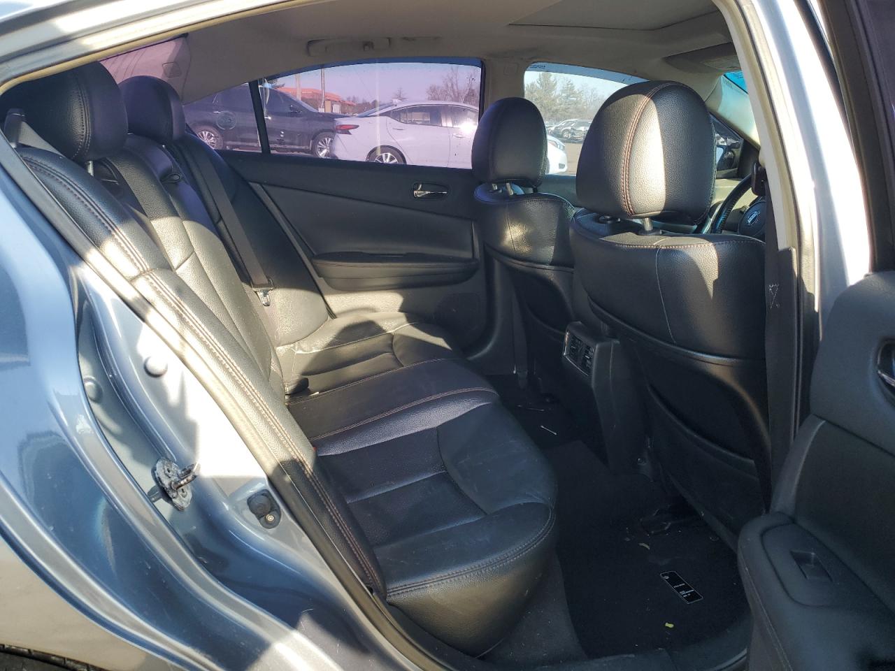 2010 Nissan Maxima - Image 11