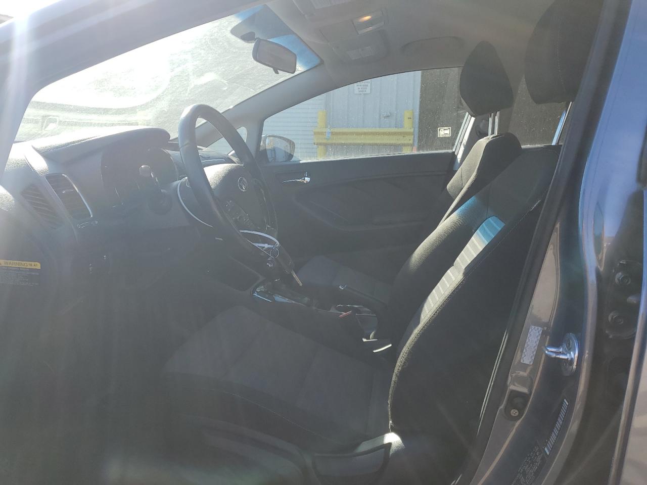 2017 Kia Forte - Image 7