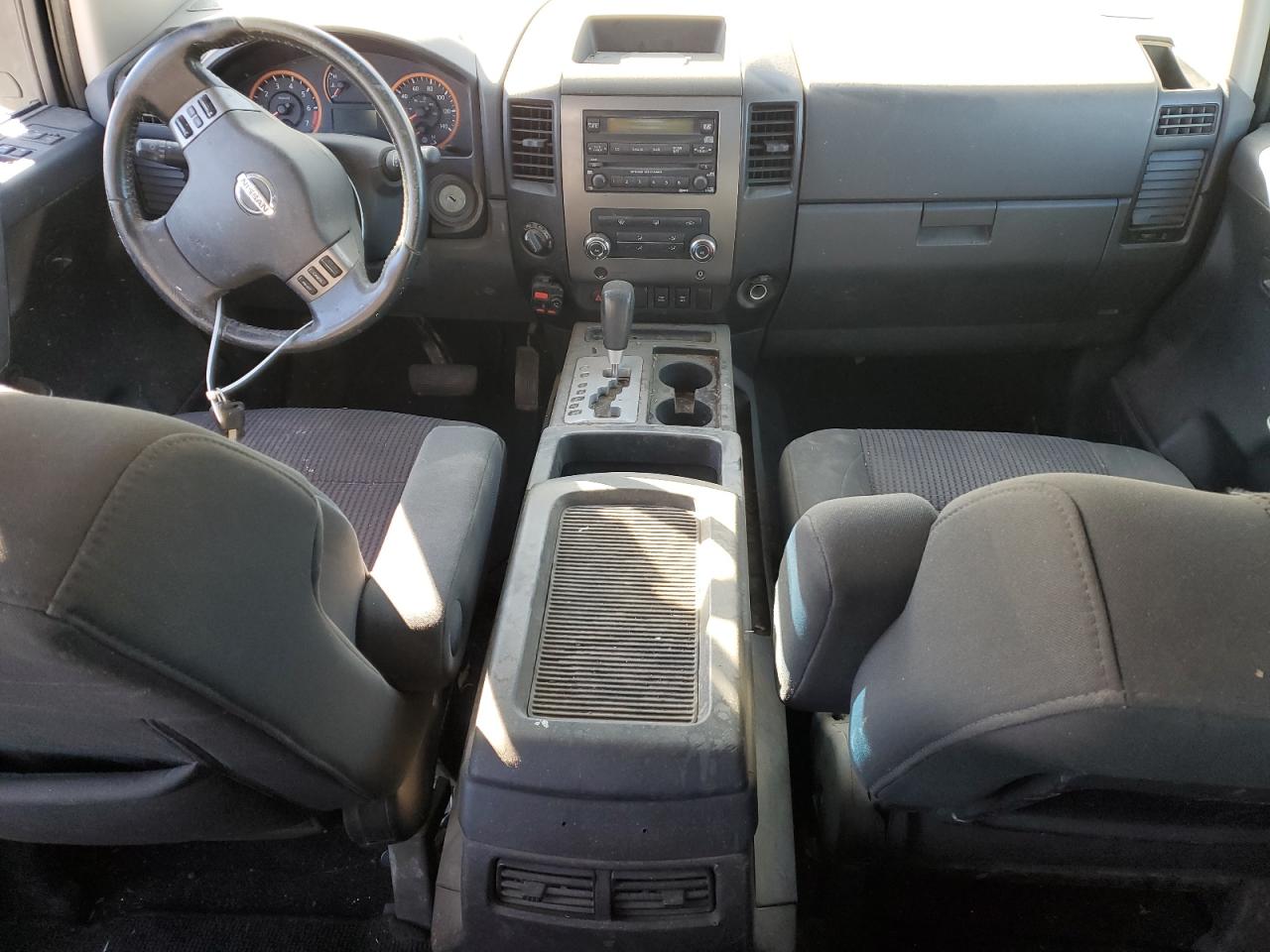 2011 Nissan Titan - Image 8