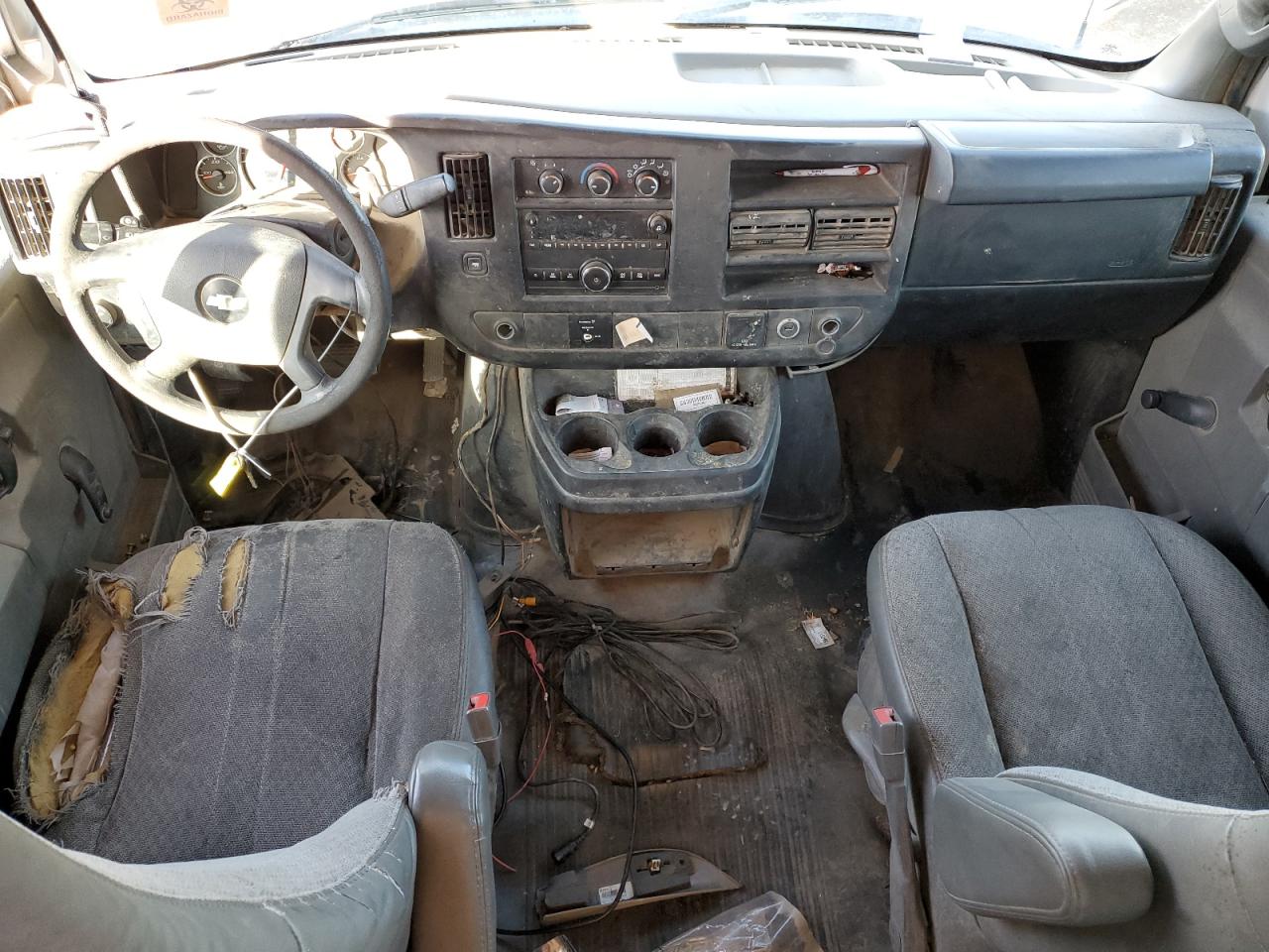 2017 Chevrolet Express - Image 8