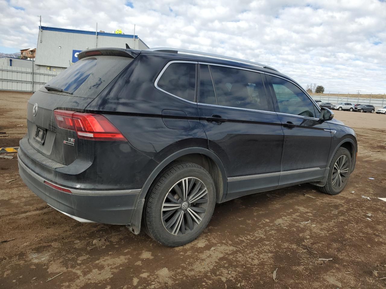 2018 Volkswagen Tiguan - Image 3