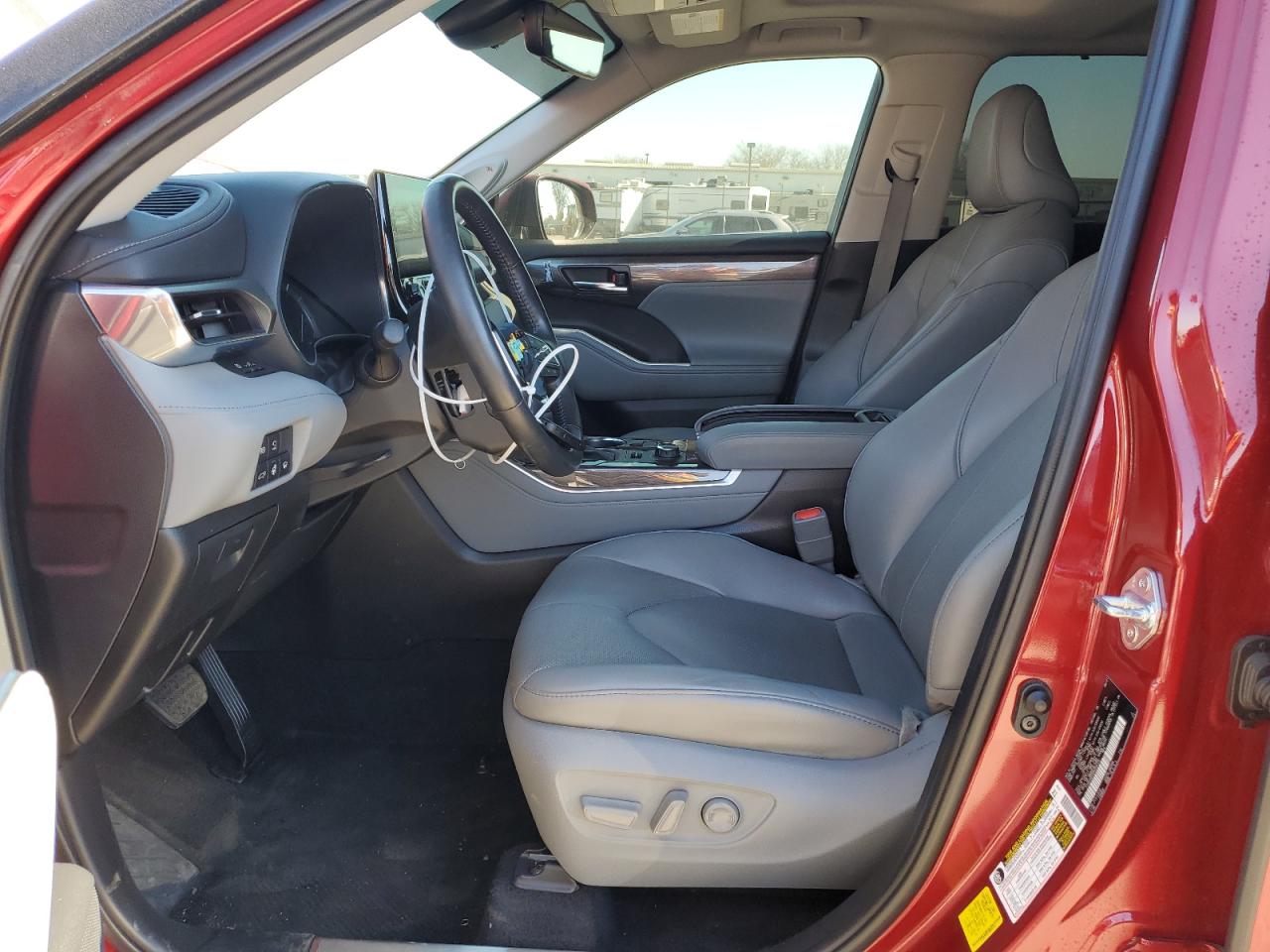 2021 Toyota Highlander - Image 7