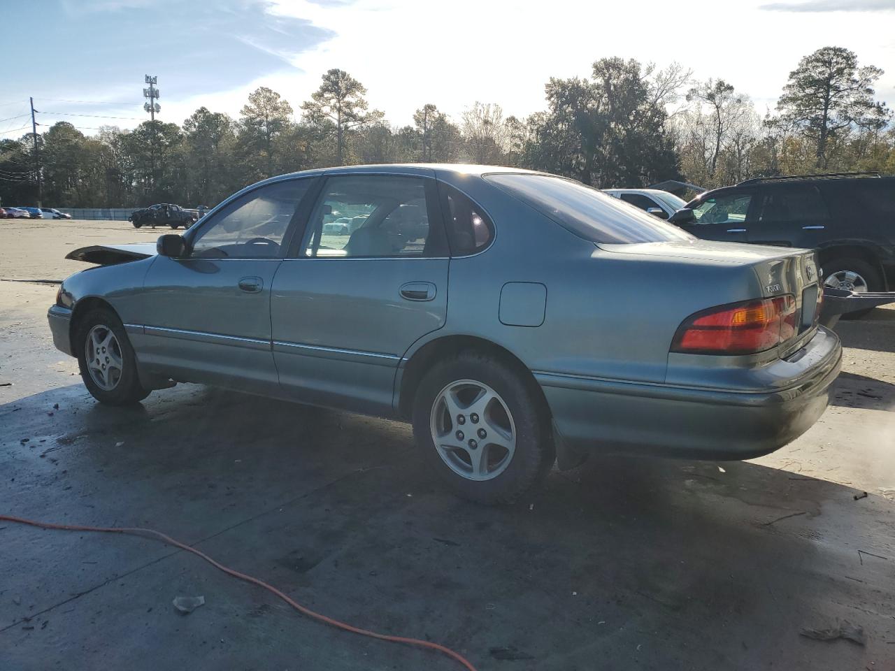 1999 Toyota Avalon - Image 2