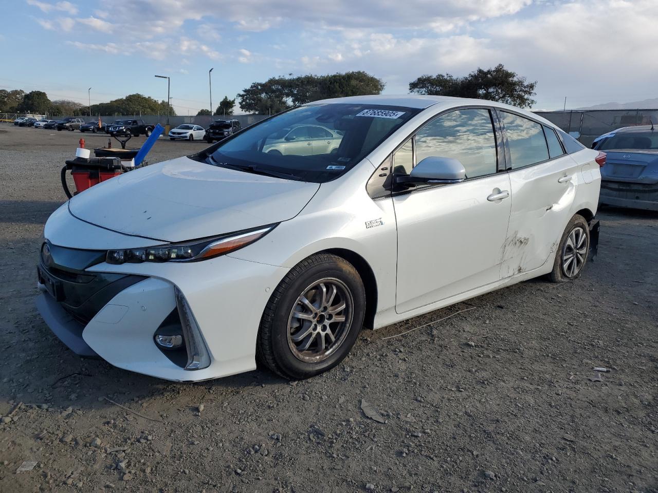 VIN JTDKARFP5H3054290 2017 TOYOTA PRIUS no.1