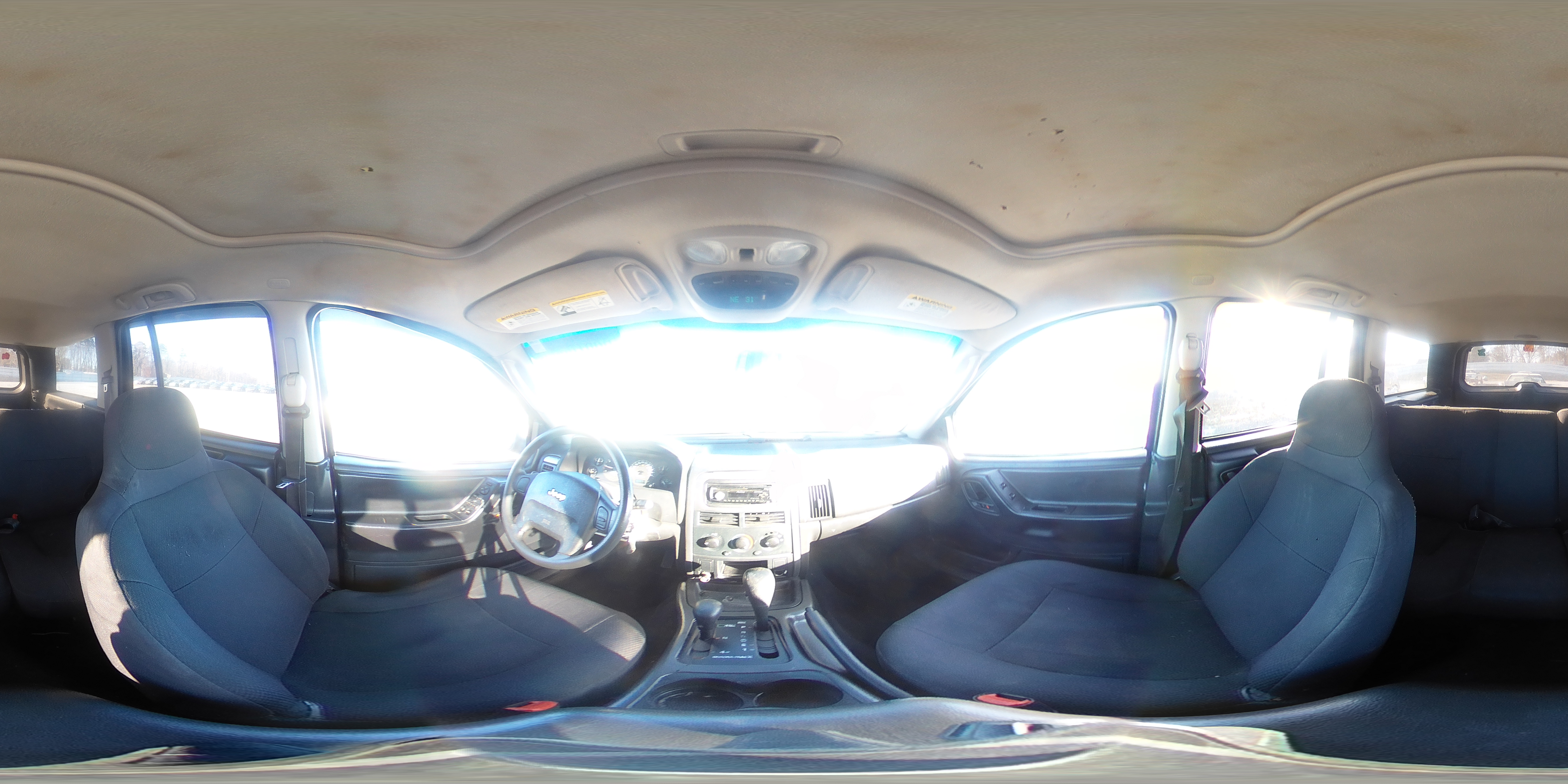 2004 Jeep Grand Cherokee - Image 13