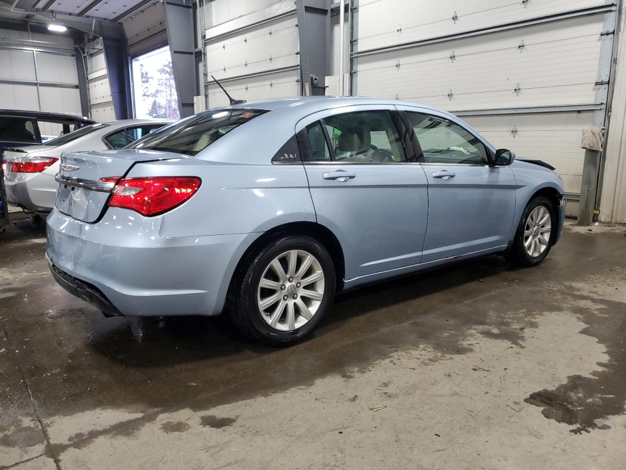 2014 Chrysler 200 - Image 3