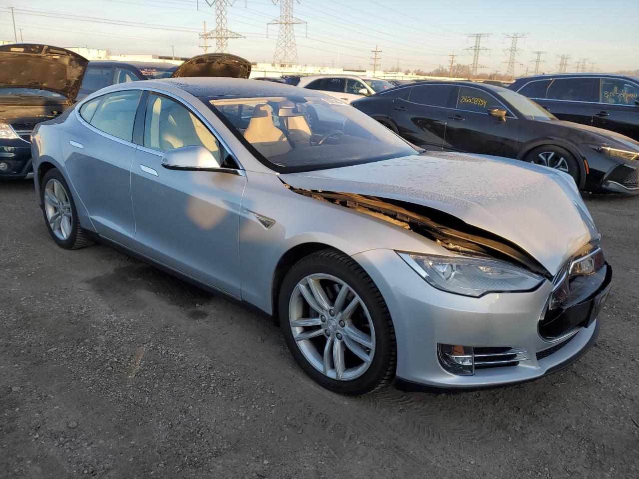 VIN 5YJSA1H16EFP32411 2014 TESLA MODEL S no.4