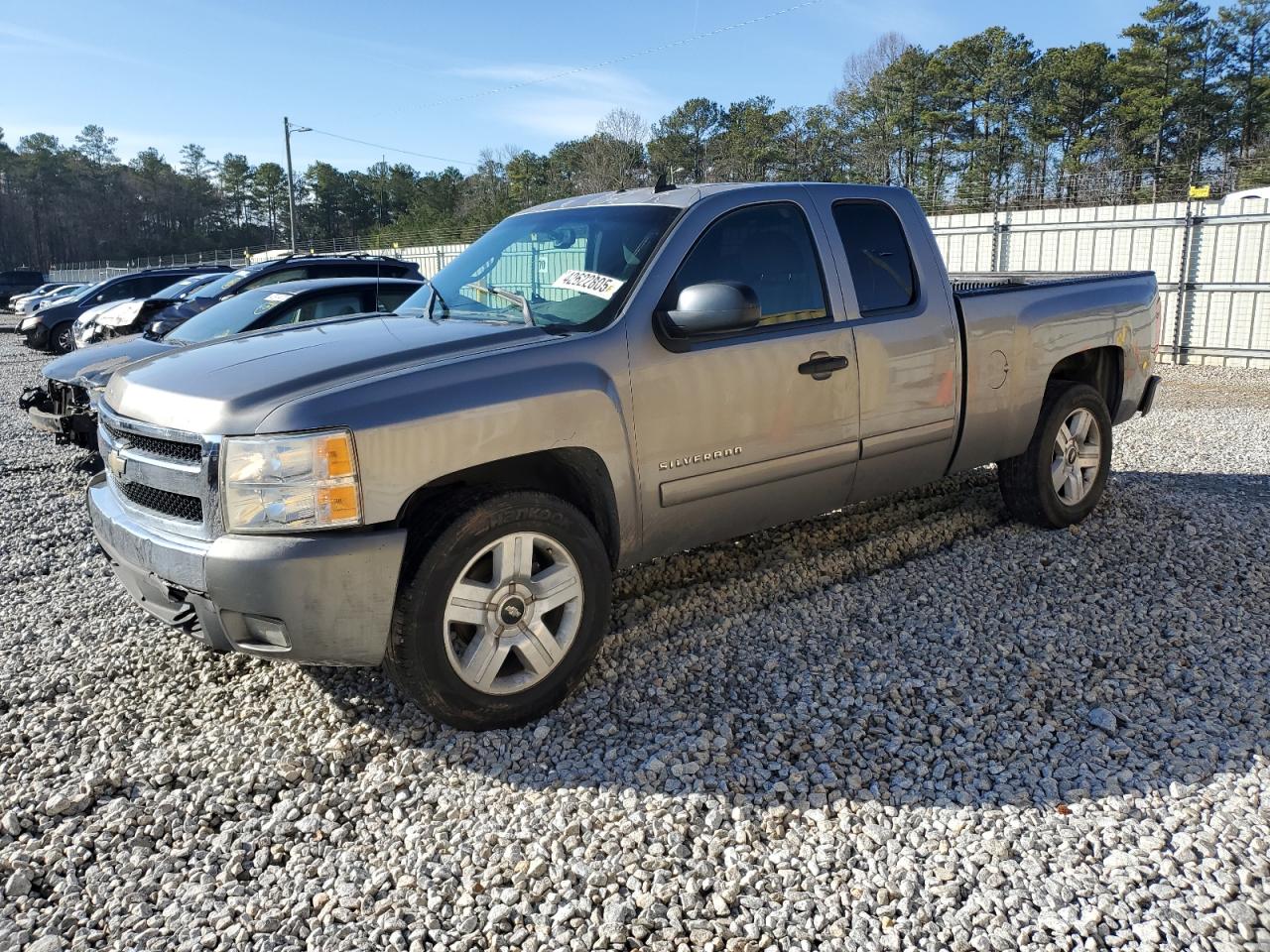 2007 Chevrolet Silverado - Image 1