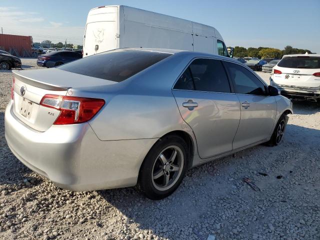  TOYOTA CAMRY 2012 Srebrny