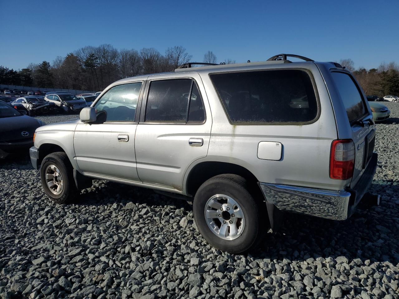 2000 Toyota 4Runner - Image 2