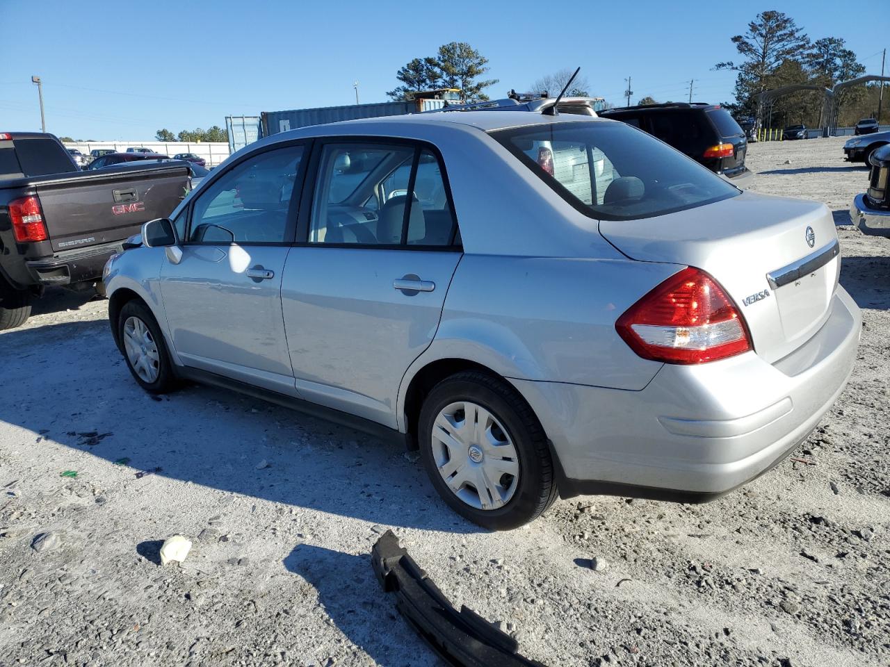 2010 Nissan Versa - Image 2