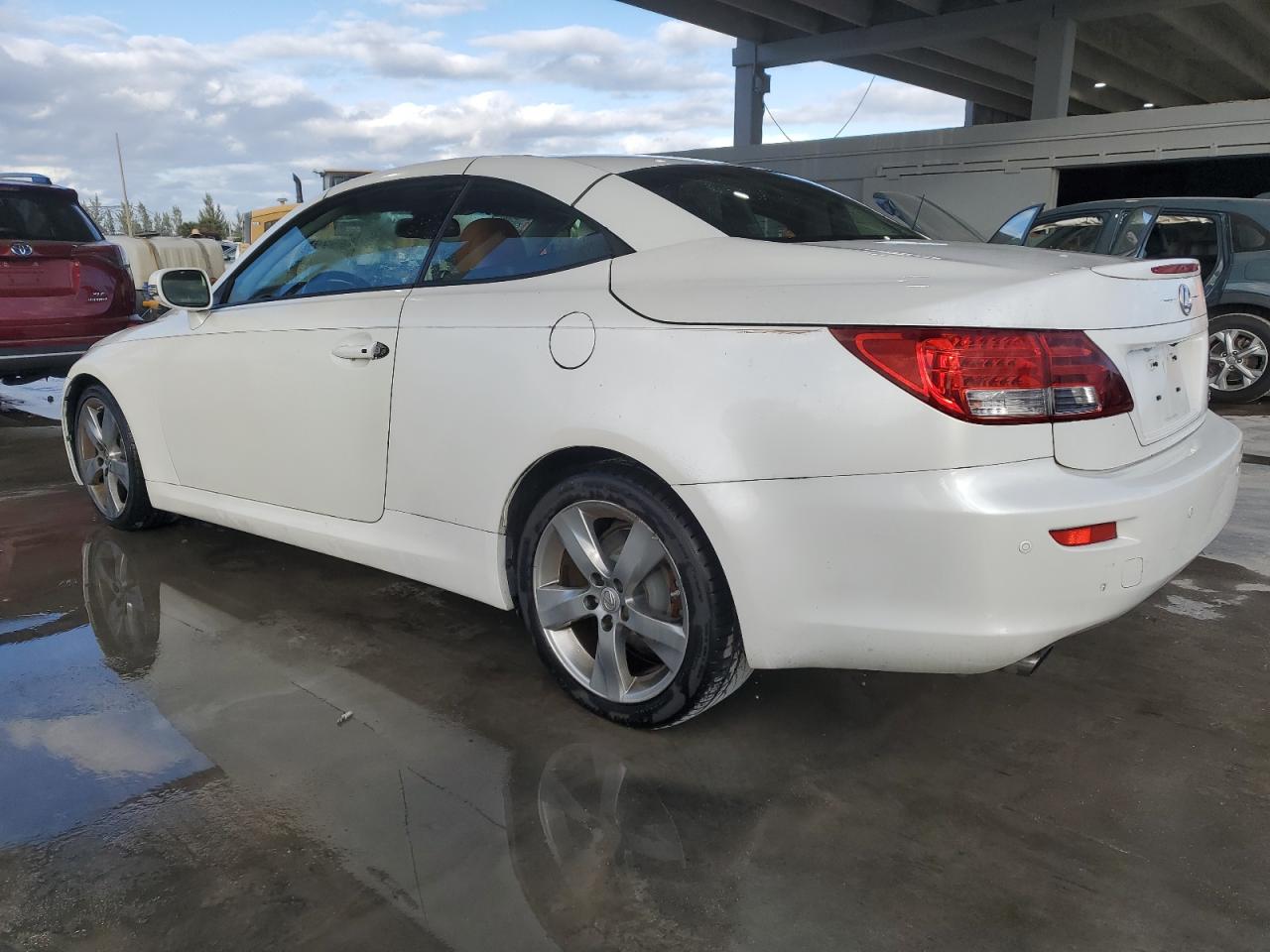 2011 Lexus IS - Image 2