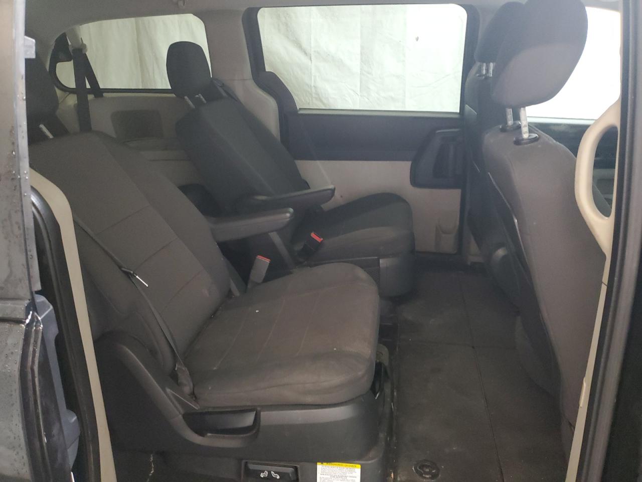 2008 Dodge Caravan - Image 11
