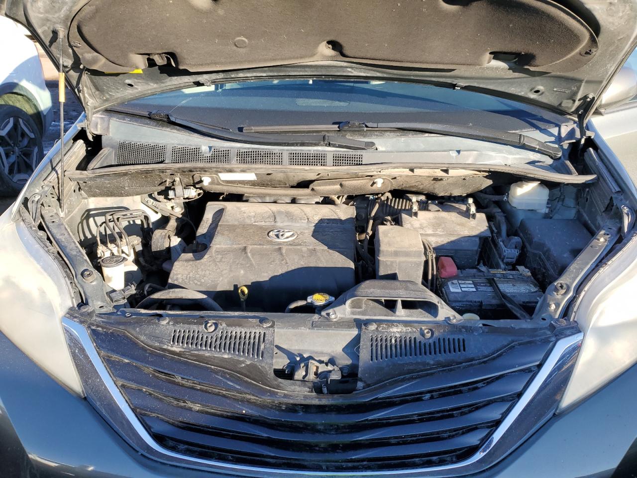 2014 Toyota Sienna - Image 12