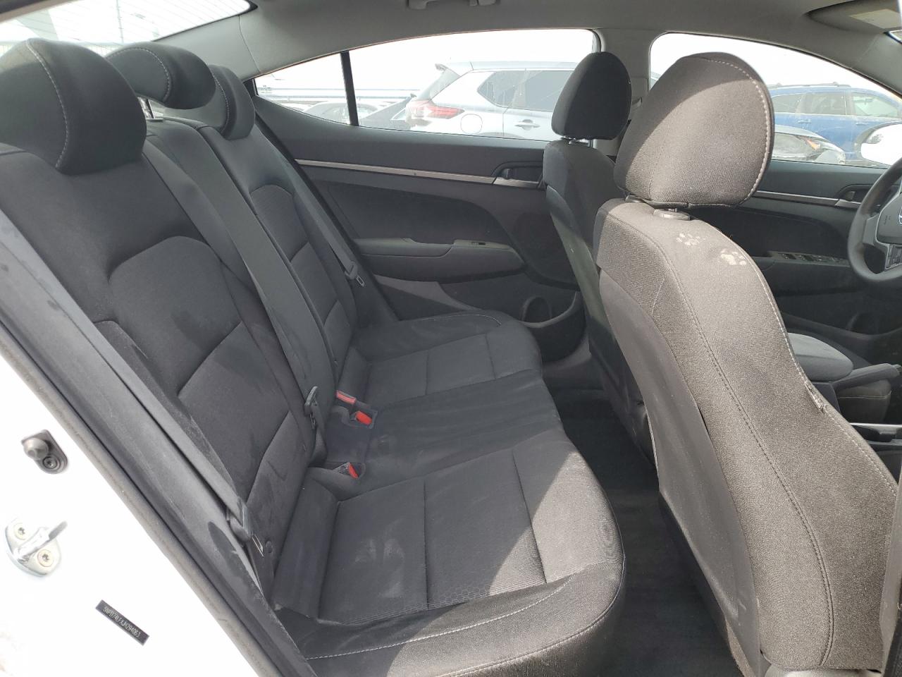 2018 Hyundai Elantra - Image 10