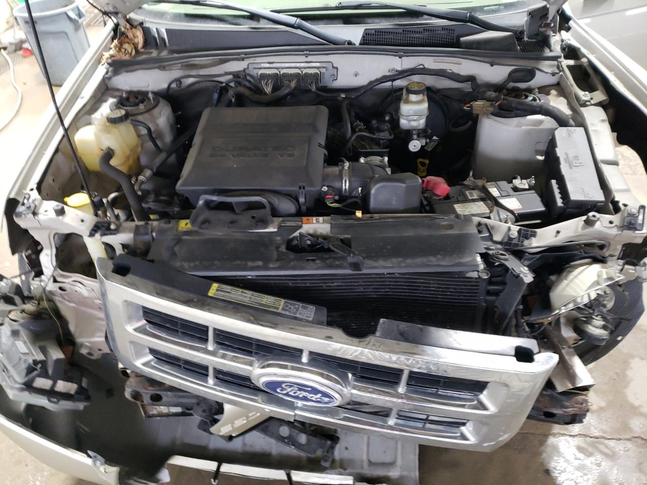 2010 Ford Escape - Image 12