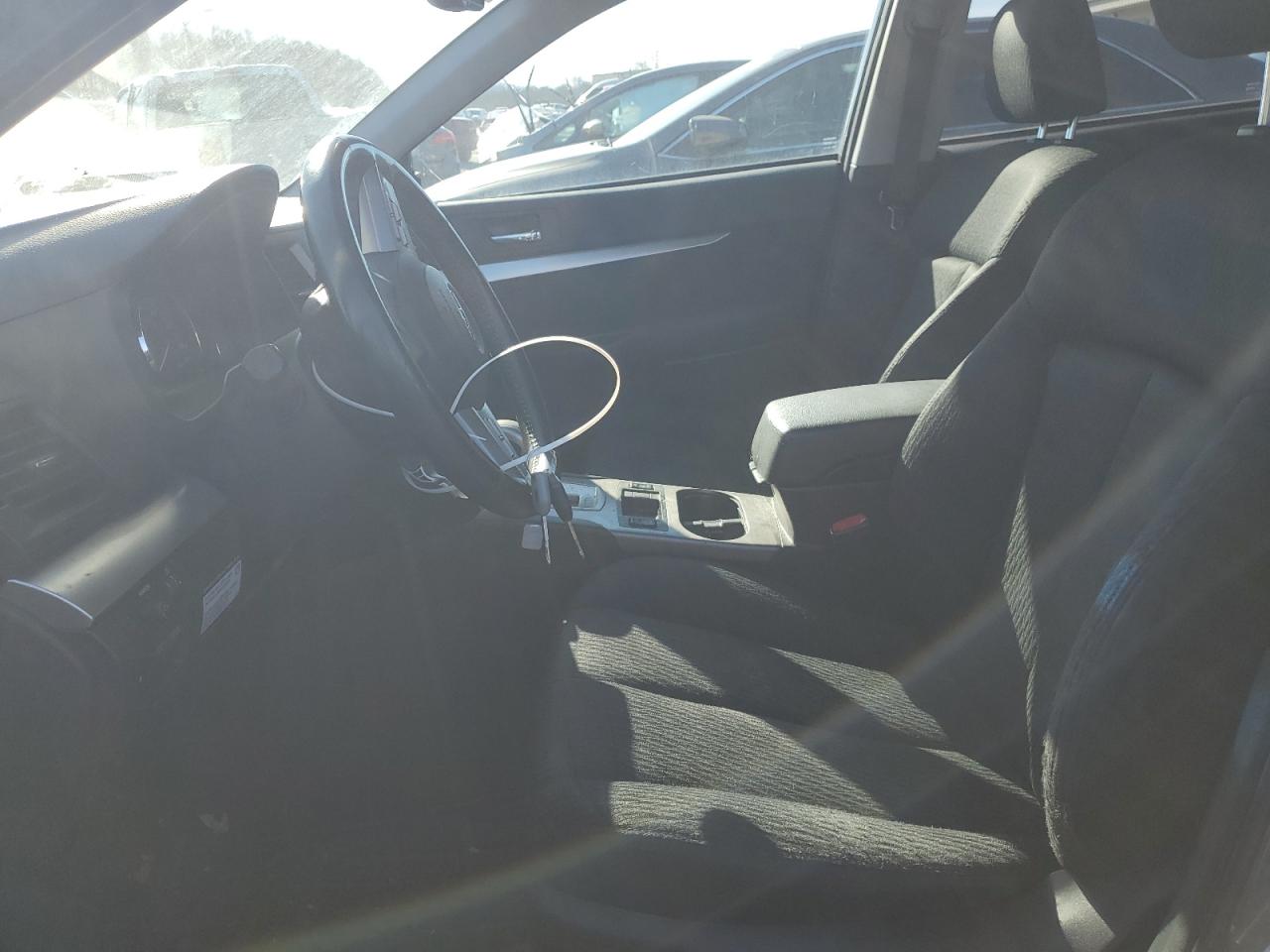 2010 Subaru Outback - Image 7