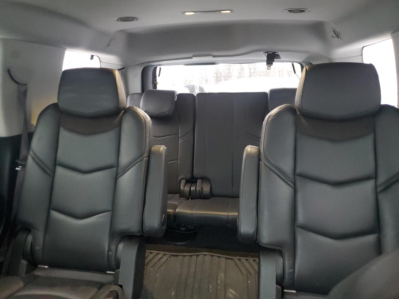 2017 Cadillac Escalade - Image 10