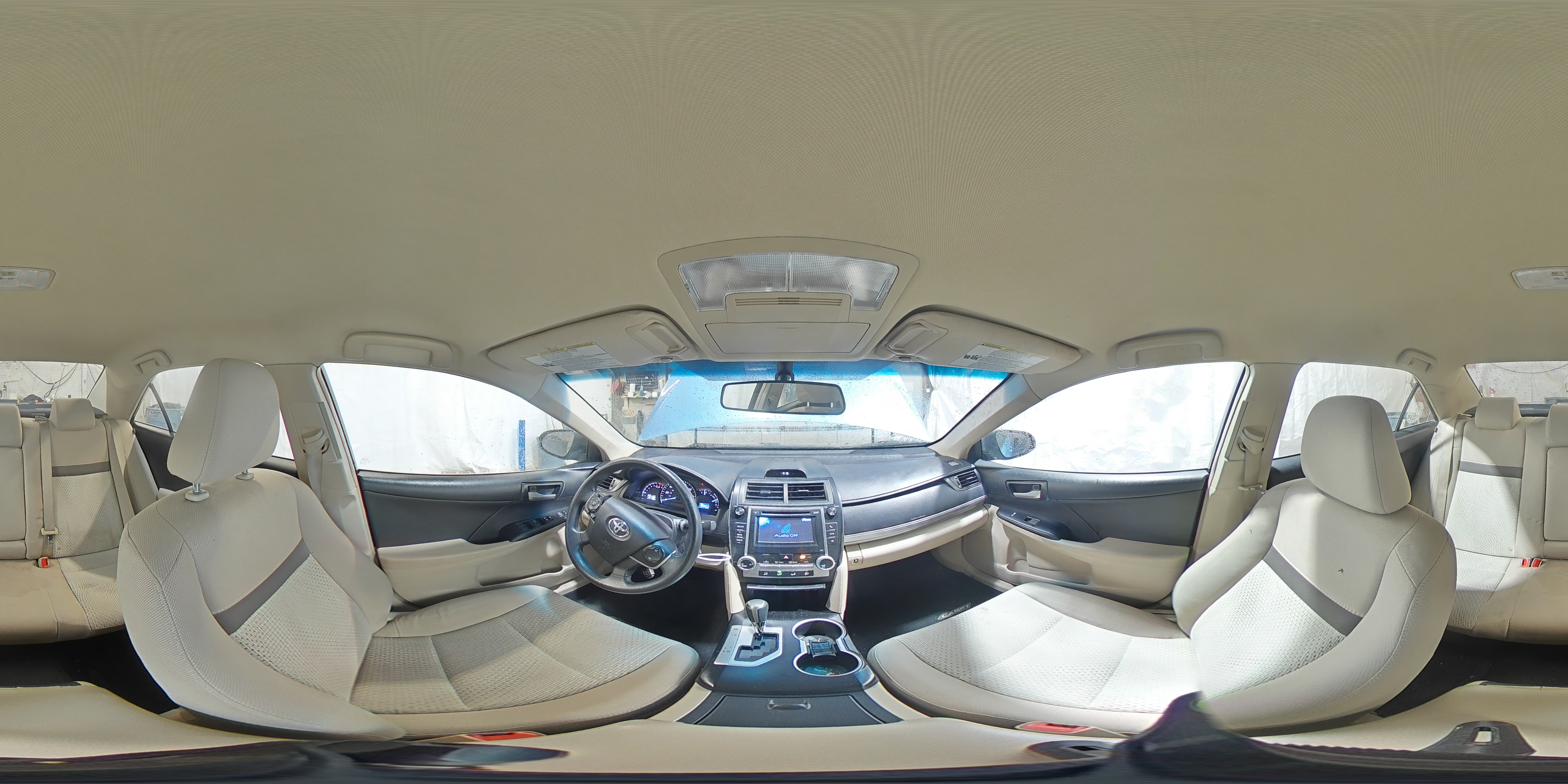 2013 Toyota Camry - Image 15
