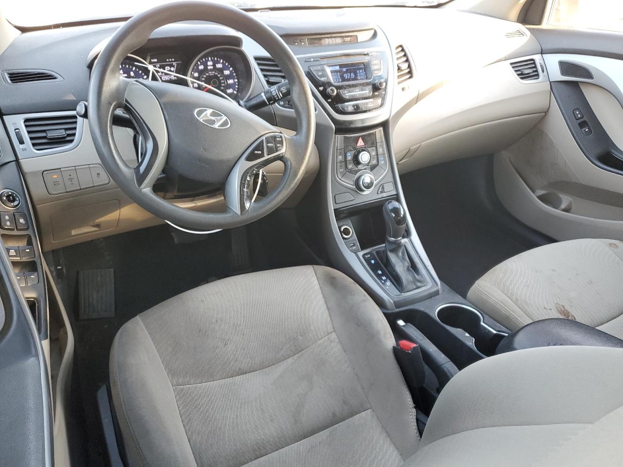 2015 Hyundai Elantra - Image 8