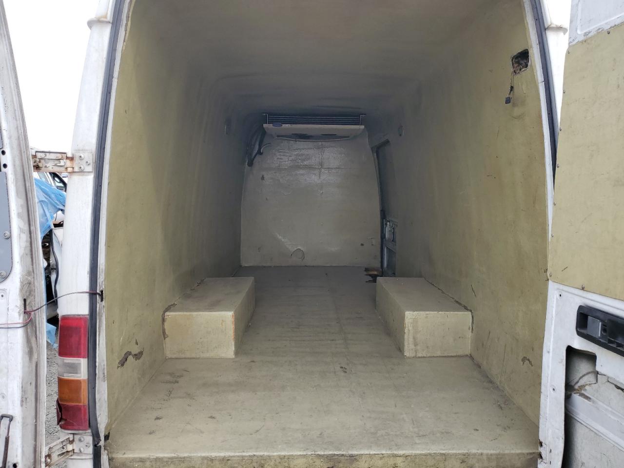 2006 Dodge Sprinter - Image 10