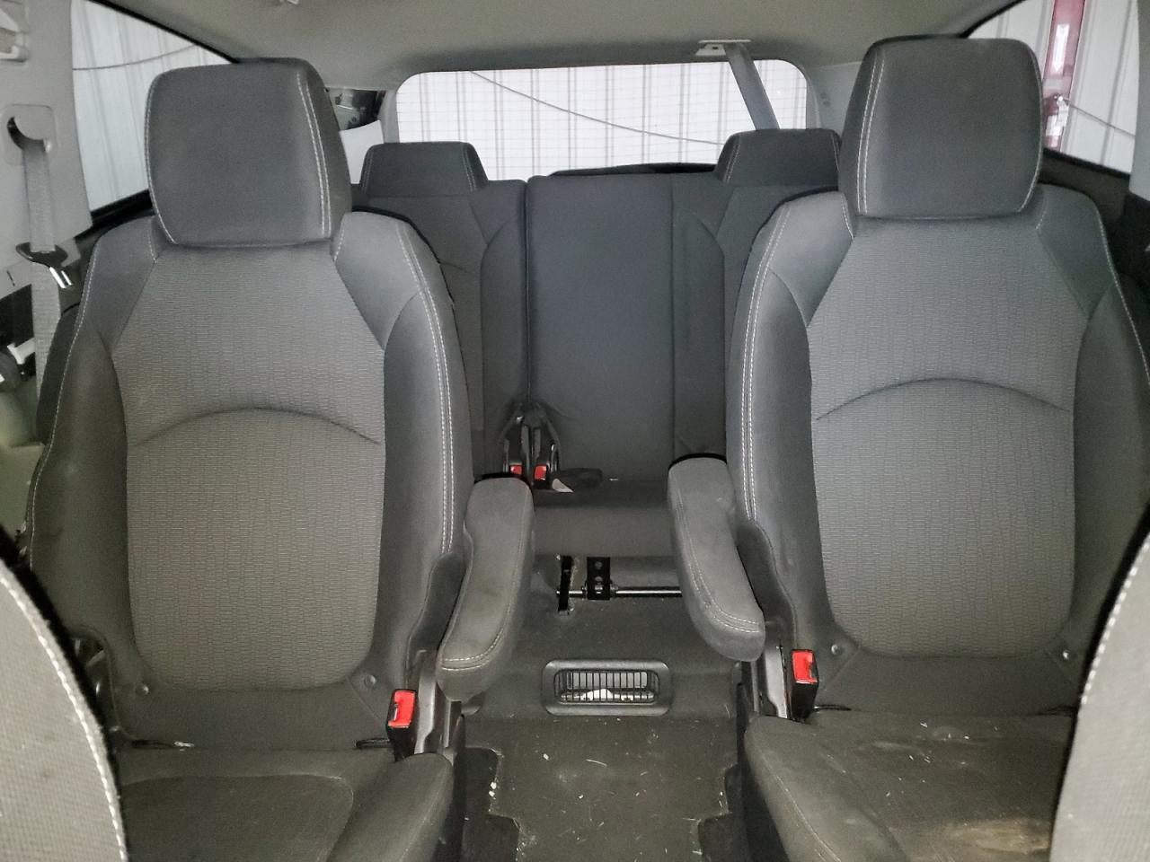 2017 Chevrolet Traverse - Image 10