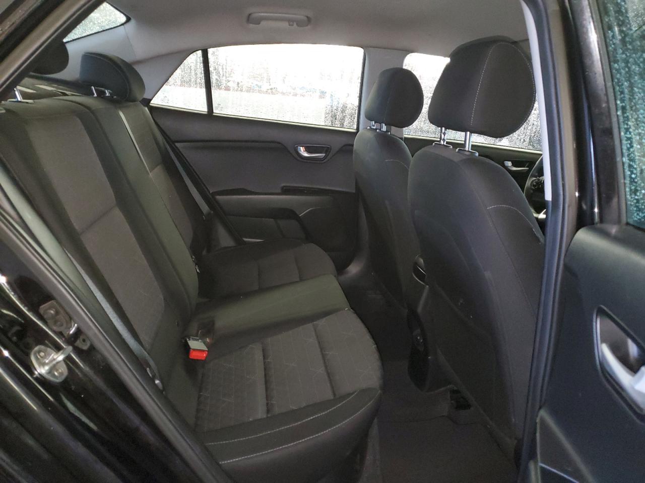 2018 Kia Rio - Image 10