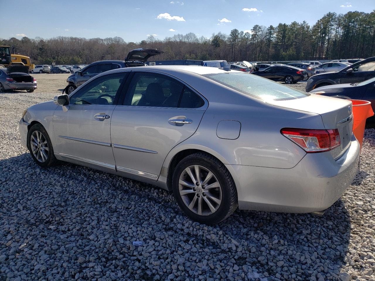 2011 Lexus ES - Image 2