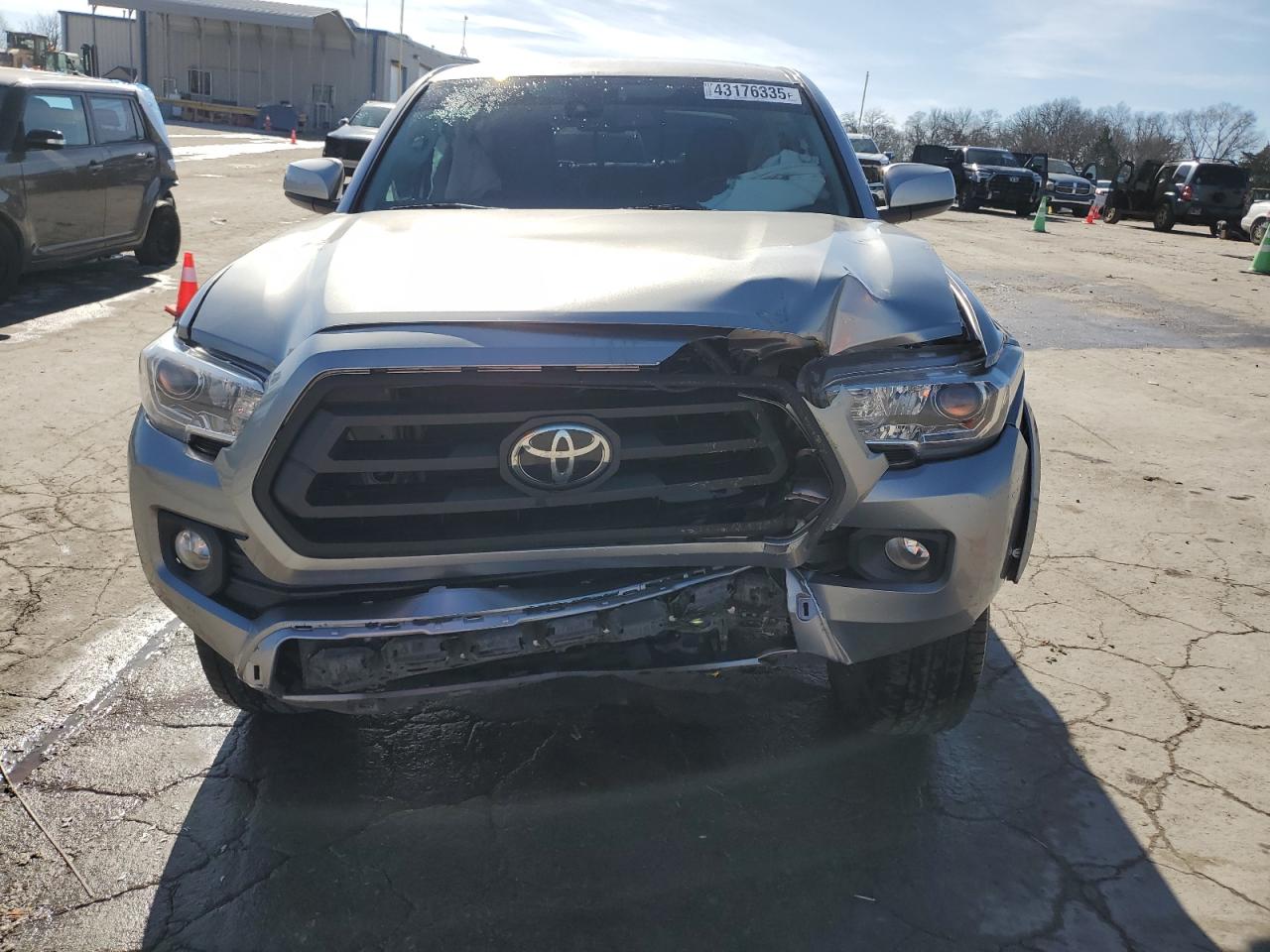 2020 Toyota Tacoma - Image 5