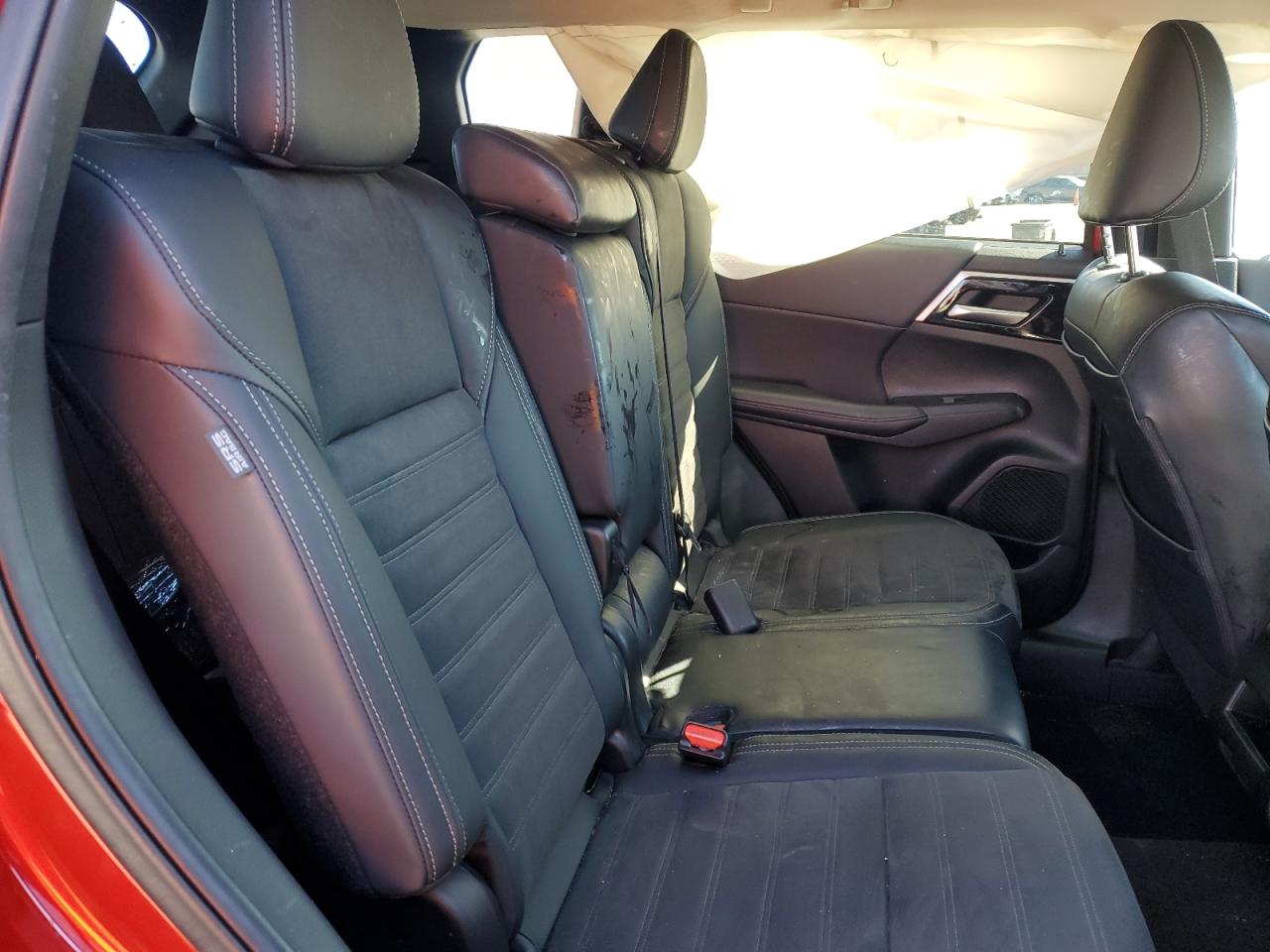 2024 Mitsubishi Outlander - Image 11