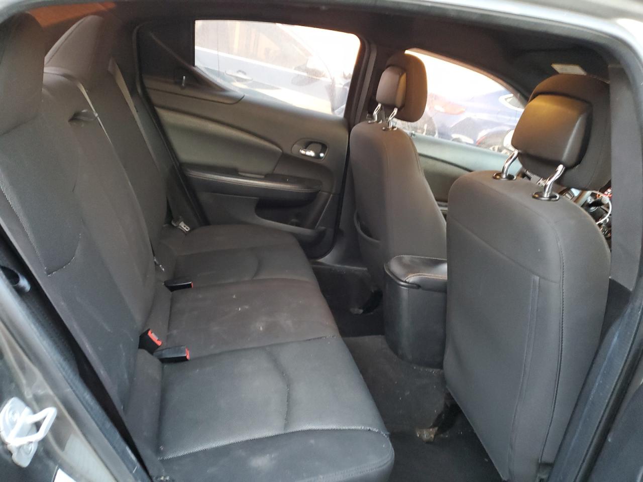 2012 Dodge Avenger - Image 10
