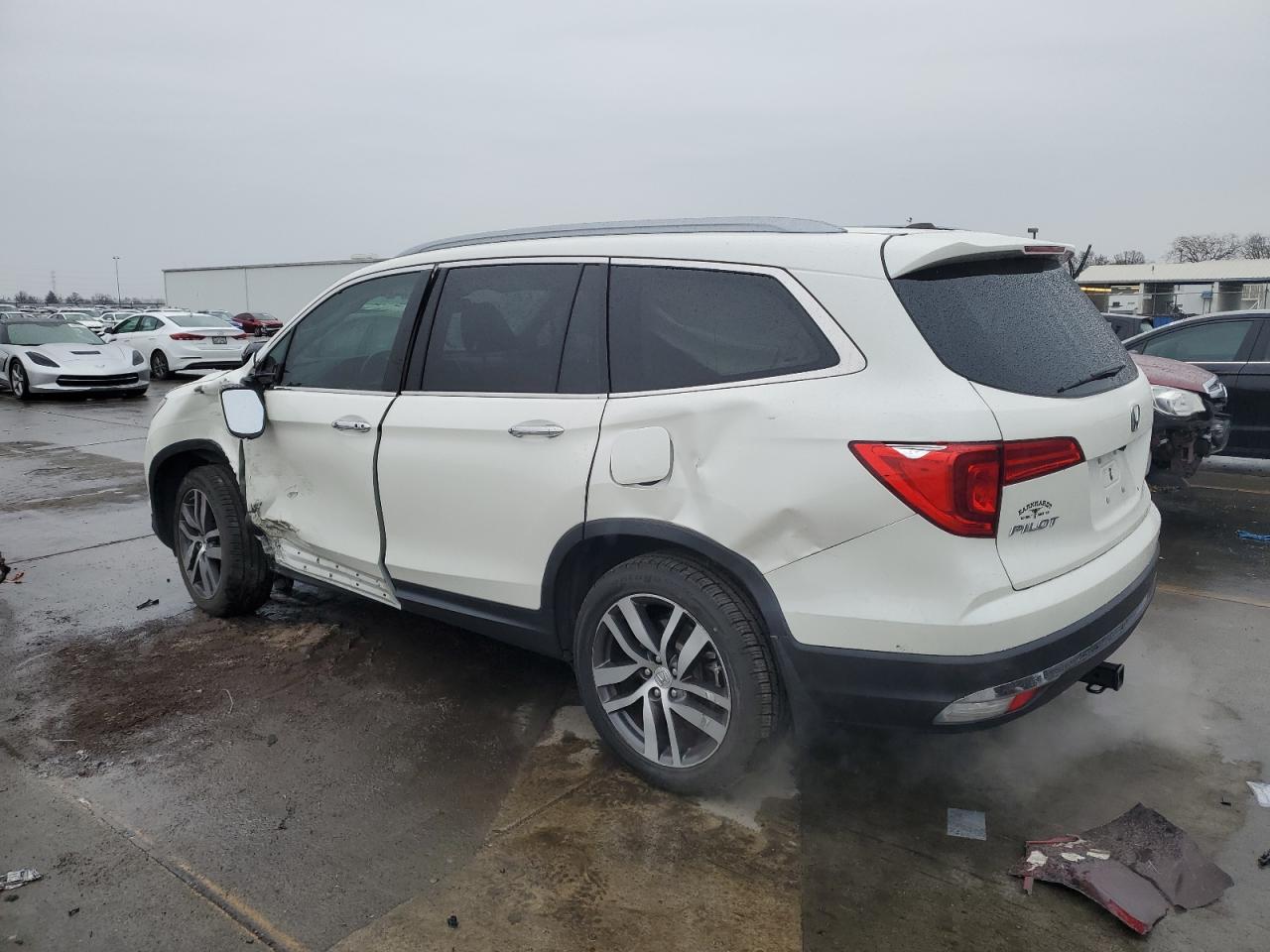 2017 Honda Pilot - Image 2
